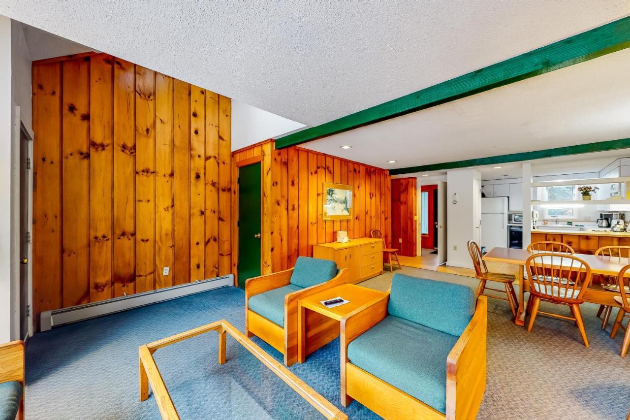 Village Green II Stowe Room photo