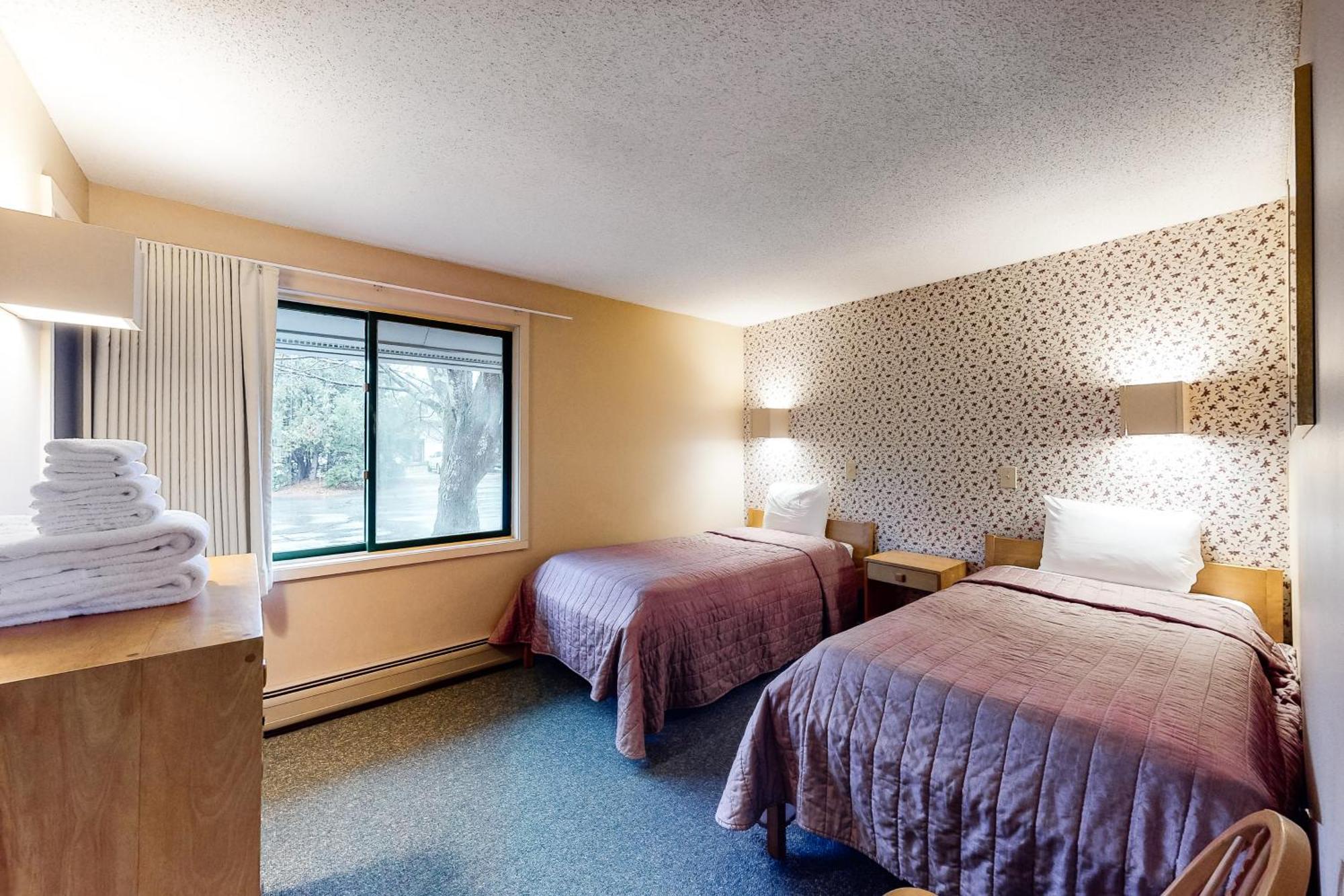 Village Green II Stowe Room photo